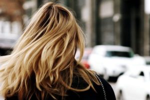 Baking soda cleaning hair