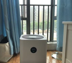 using air purifier opening the window